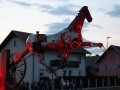 Otvoritev instalacije s konjem kasačem v krožišču