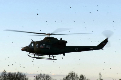 S helikopterjem Slovenske vojske so ga prepeljali v UKC Maribor