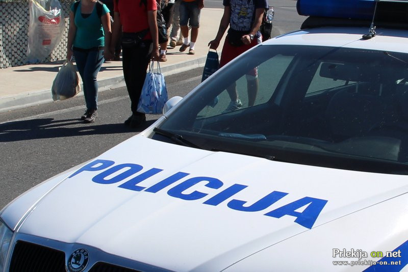 Policisti so prijeli skupino 21 tujih državljanov
