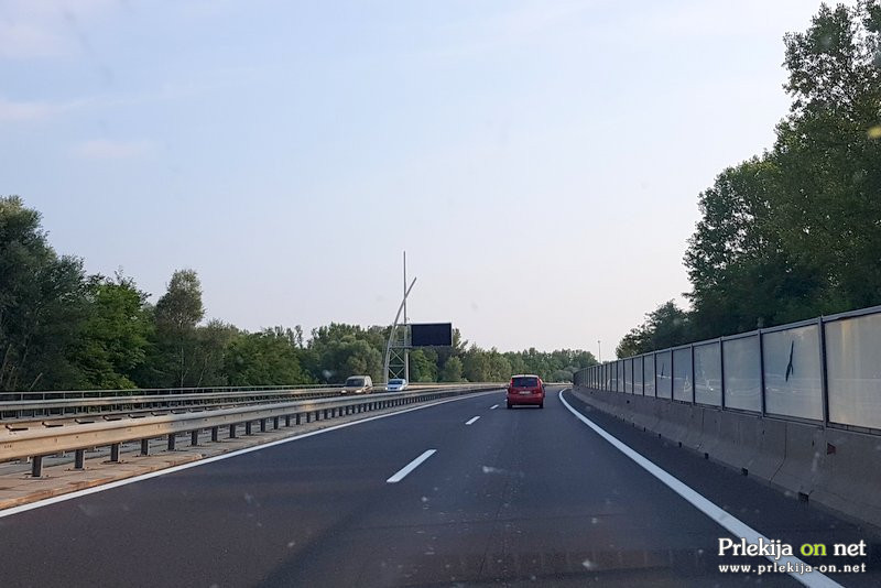 Državljan Albanije je vozil po avtocesti