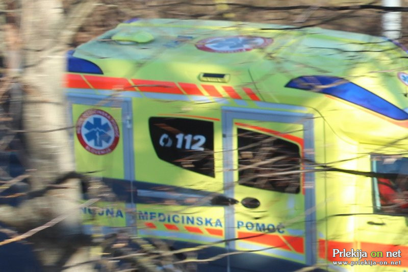 Z reševalnim vozilom je bil odpeljan v bolnico Ptuj