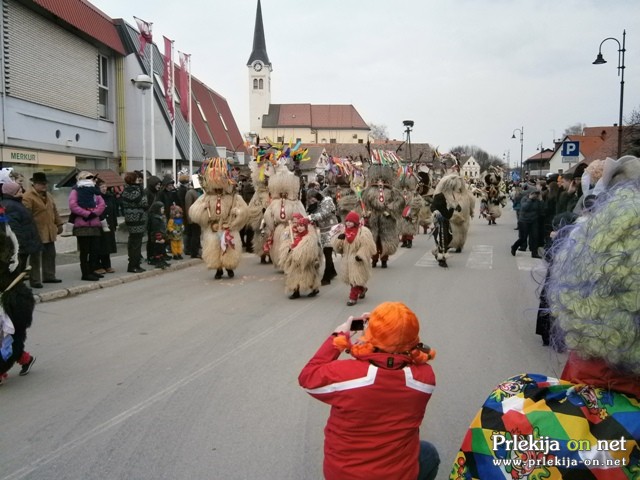 Pustna povorka v Središču ob Dravi Pustna povorka v Središču ob Dravi