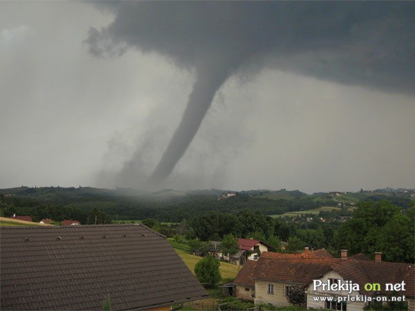 Prleški tornado še vedno buri duhove