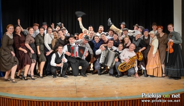 11. večer folklore Oča, gnesden je fse drgačik 11. večer folklore Oča, gnesden je fse drgačik