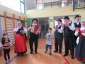 Folkloristi zaplesali z otroki