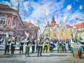 Obrški prutarji v svojih zelenih in belih kostumih