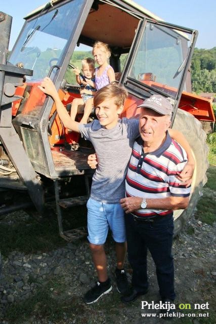 Postavljanje klopotca v Steyerjevem vinogradu