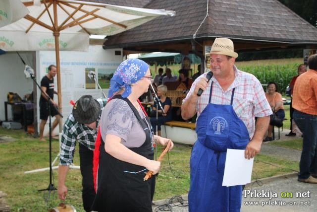 Srečanje ljudskih pevcev in godcev