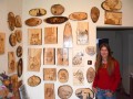 Anita Katič in lesene umetnine