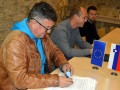 Podpis pogodbe o ureditvi nogometnega igrišča