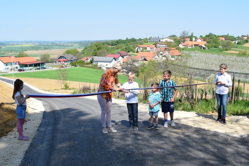 Odprtje poti strpnosti in dveh kapelic