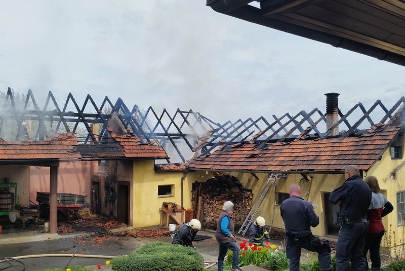 Požar je uničil objekt, foto: PGD Grabšinski breg