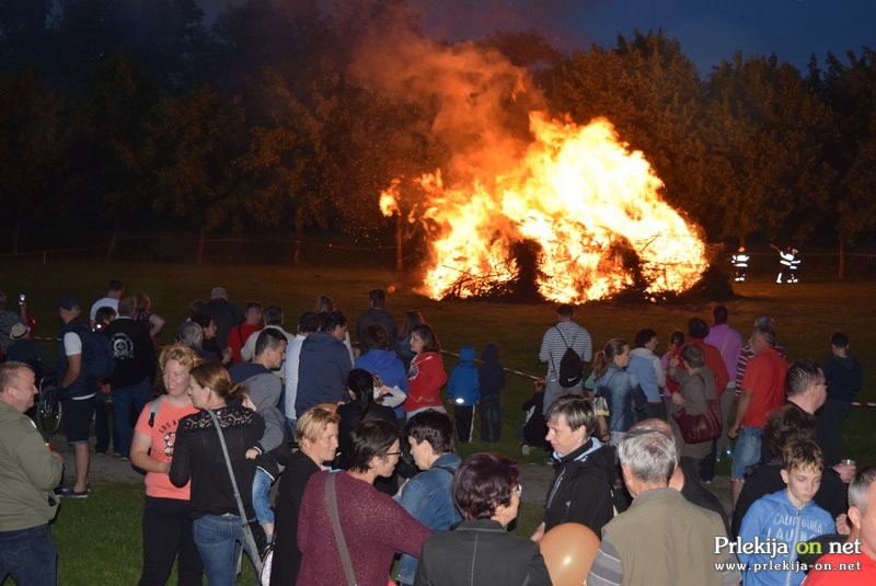 Številna udeležba na kresovanju