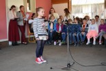 Mlada recitatorka Maša s pesmijo Toneta Pavčka