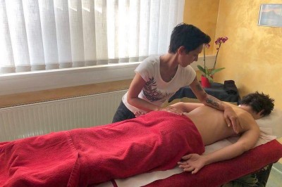 Tamara Novak in Lomi-Lomi masaža