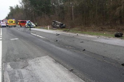 Voznik osebnega avtomobila je izgubil življenje