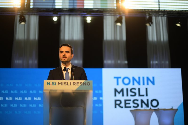 Nov predsednik NSi je Matej Tonin