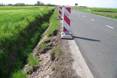 Bankine ob državni cesti Lipa - Gomilica