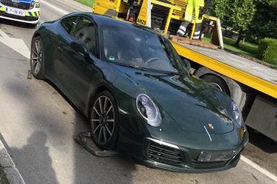 Vozil je avtomobil Porshe 911