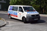 Spremljajoče vozilo nosilcev plamenice miru