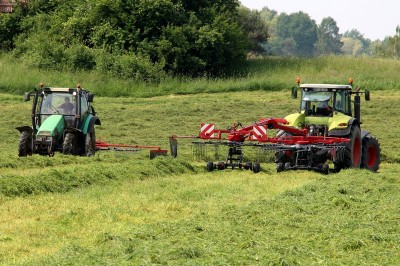 Prikaz košnje in spravila travinja s podjetjem SIP