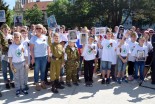 Velika skupina mladih Moskovčanov