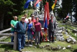 Alojz Vrzel kot praporščak s prijatelji na Menini planini 2017
