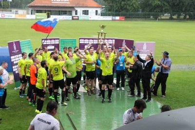 Slovenska reprezentanca vinarjev v nogometu je evropski prvak