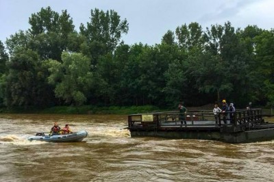 Brod je obstal sredi Mure, foto: PGD Beltinci