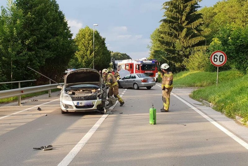 Na regionalni cesti med Sp. Ščavnico in Ihovo sta trčili osebni vozili, foto: PGD Gornja Radgona