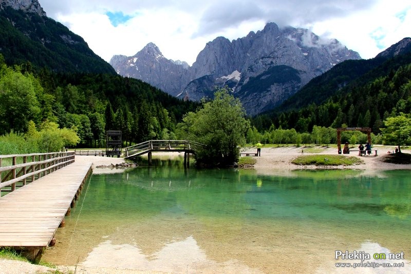 Jezero Jasna na obrobju Triglavskega narodnega parka