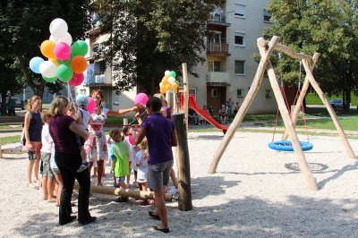 Odprtje novih otroških igral med bloki