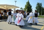 Prekmurska folklora pri stolpu Vinarium