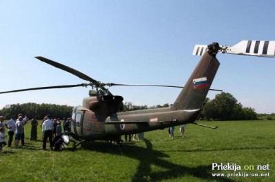 Vojaški helikopter