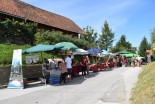 Številne stojnice na Kapelskem Vrhu