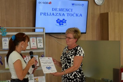 Predaja listine o demenci prijazni točki