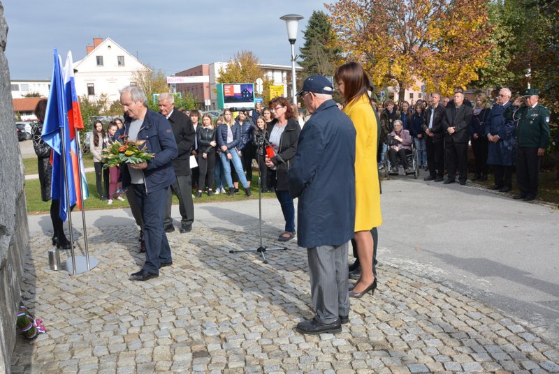 Spominska slovesnost ob dnevu spomina na mrtve