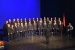 Partizanski pevski zbor iz Ljubljane že na odru