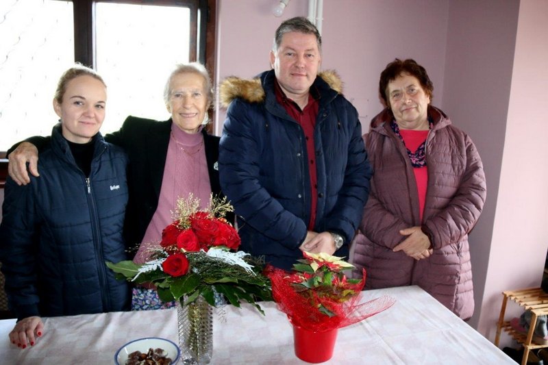 Prijetno je bilo ob obisku slavljenke Marije Simonič, foto: Ludvik Kramberger
