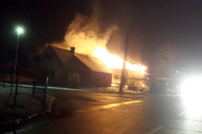 Požar je uničil poslopje, foto: PGD Talum Kidričevo