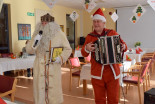 Harmonikar Stanko in dedek Mraz v DOSOR-ju