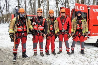 Gasilska vaja reševanja z višine in iz globine