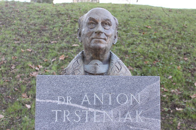 Doprsni kip dr. Antona Trstenjaka