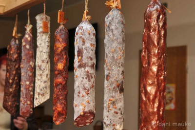 Domače salame, foto: Dani Mauko