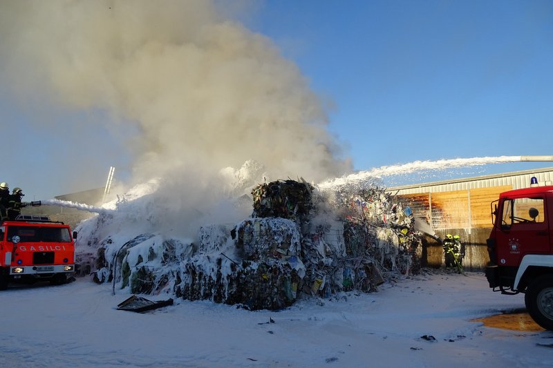 Gašenje požara v Lenartu, foto: PGD Sveta Ana