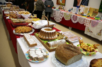 Razstava velikonočnih dobrot in ročnih del v Apačah