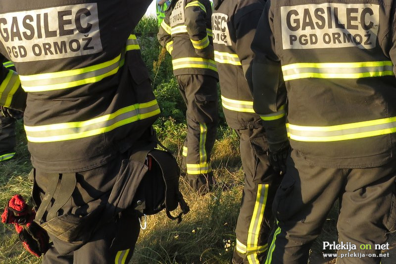 Ormoški gasilci so rešili ukleščeno voznico