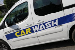 Motoristi pri Car wash caffe-ju