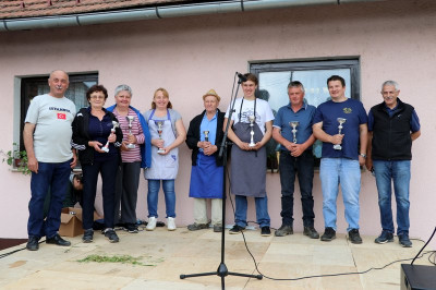 Najboljši kosci in kosice 33. tekmovanja koscev v Vogričevcih