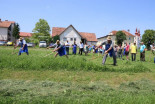 Ročna košnja v Oseku pri Sv. Trojici